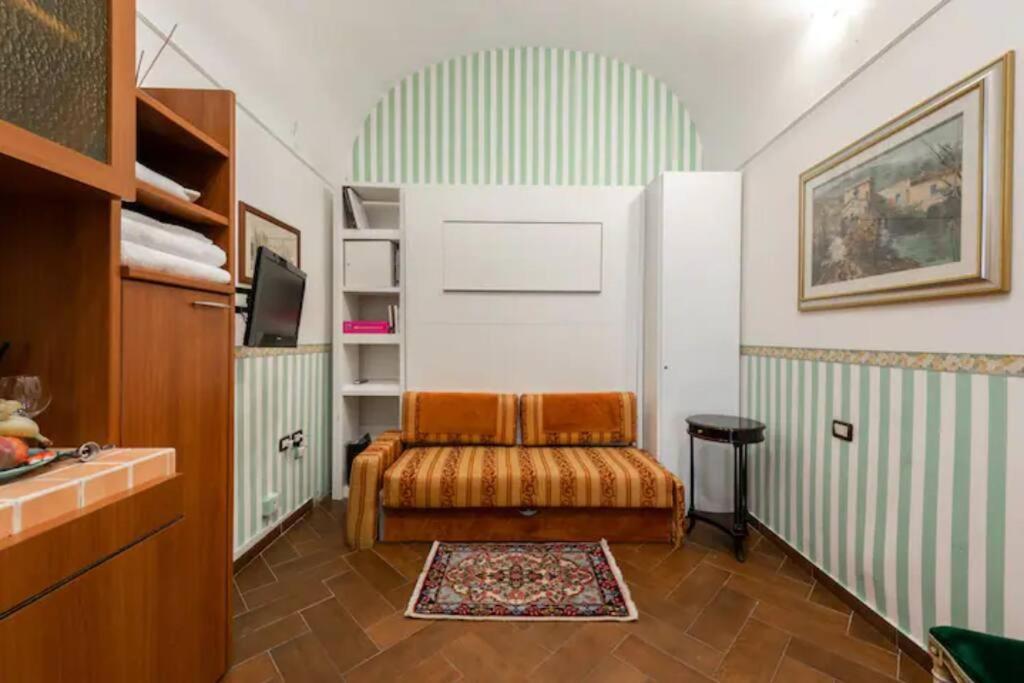 Apt 0 In The Historic Center Bari Exterior photo